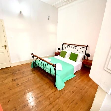 Artdeco Chiado 4 - Large Comfortable Double Room With Shared Bathroom Lisboa Exterior foto
